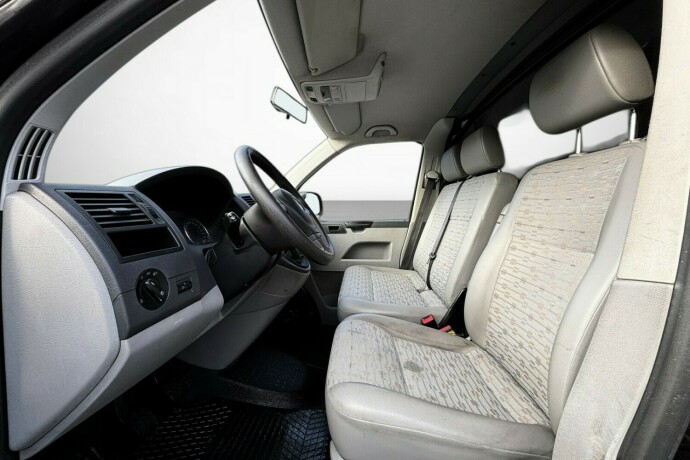 volkswagen-transporter-diesel-2013-big-13