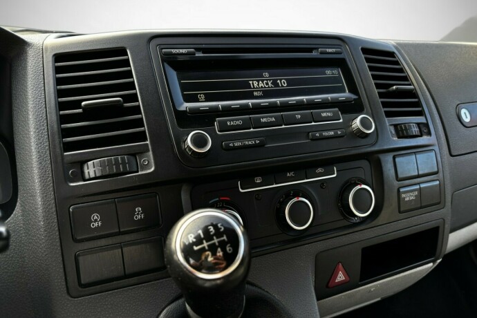 volkswagen-transporter-diesel-2013-big-19