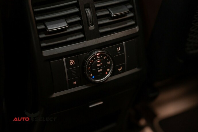 mercedes-benz-m-klasse-diesel-2012-big-22