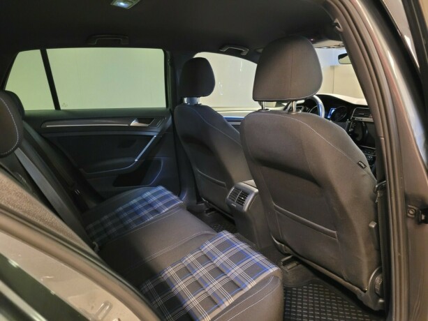 volkswagen-golf-plug-in-petrol-2019-big-17