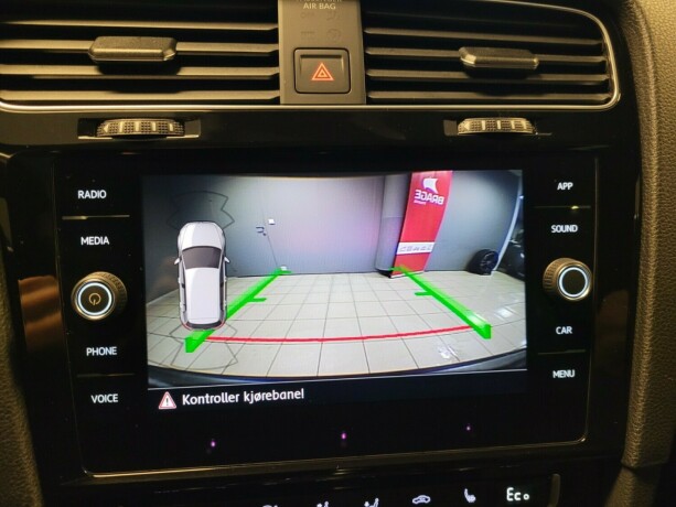 volkswagen-golf-plug-in-petrol-2019-big-23