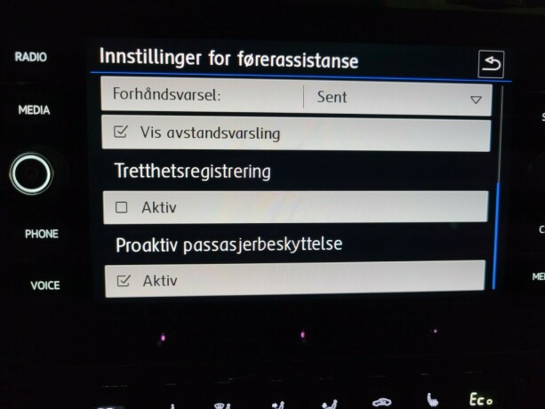 volkswagen-golf-plug-in-petrol-2019-big-27