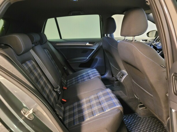 volkswagen-golf-plug-in-petrol-2019-big-18