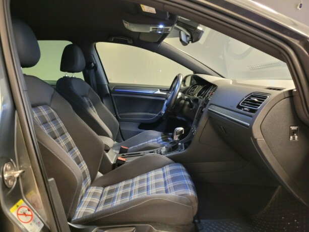 volkswagen-golf-plug-in-petrol-2019-big-12