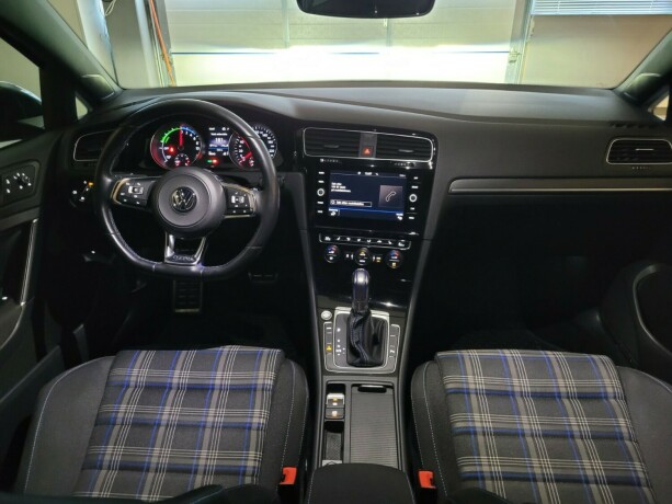 volkswagen-golf-plug-in-petrol-2019-big-29