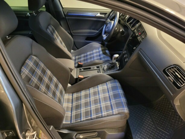 volkswagen-golf-plug-in-petrol-2019-big-16