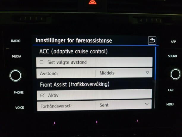 volkswagen-golf-plug-in-petrol-2019-big-26