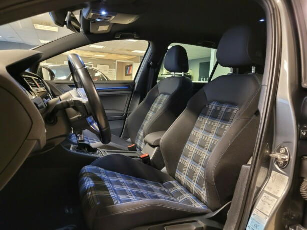 volkswagen-golf-plug-in-petrol-2019-big-21