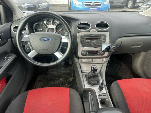 ford-focus-diesel-2011-big-7