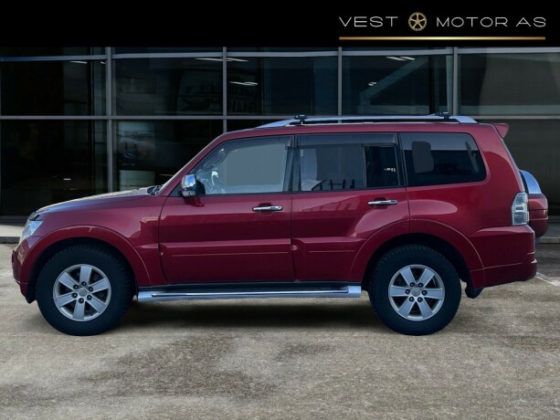 mitsubishi-pajero-diesel-2010-big-3