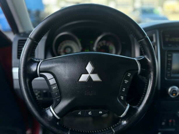 mitsubishi-pajero-diesel-2010-big-23