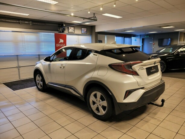 toyota-c-hr-elektrisitetbensin-2017-big-7