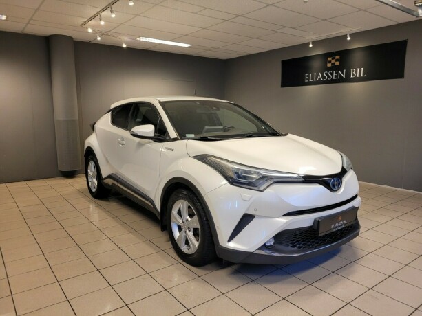 toyota-c-hr-elektrisitetbensin-2017-big-11
