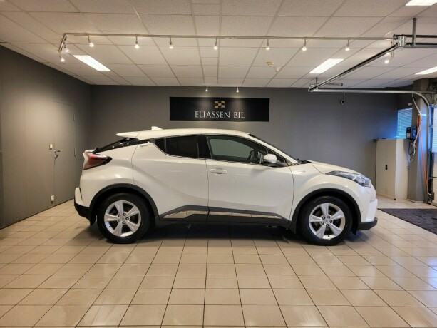 toyota-c-hr-elektrisitetbensin-2017-big-4