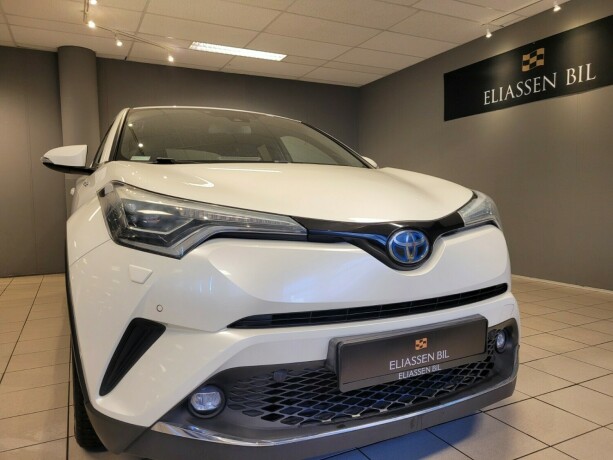 toyota-c-hr-elektrisitetbensin-2017-big-10