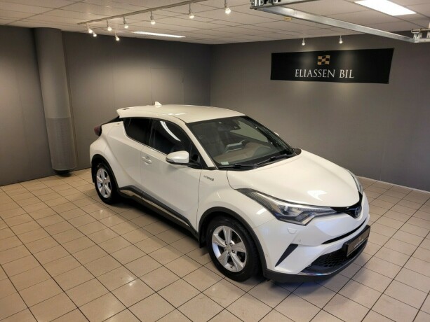 toyota-c-hr-elektrisitetbensin-2017-big-2