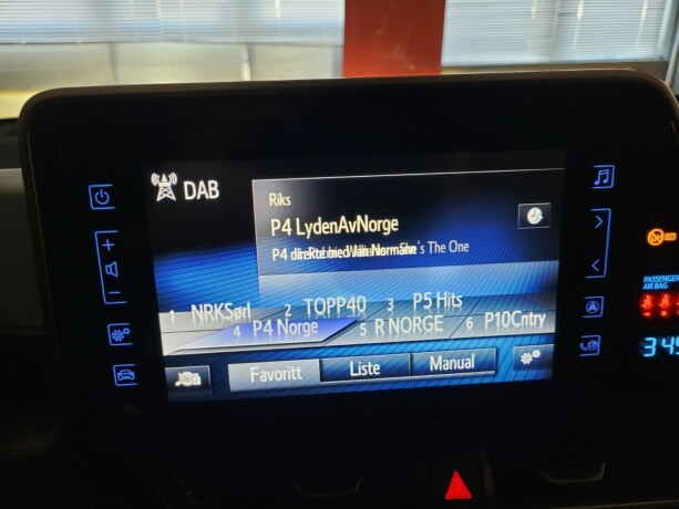 toyota-c-hr-elektrisitetbensin-2017-big-24