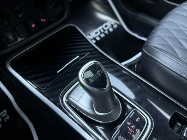 mitsubishi-outlander-elektrisitetbensin-2019-big-24