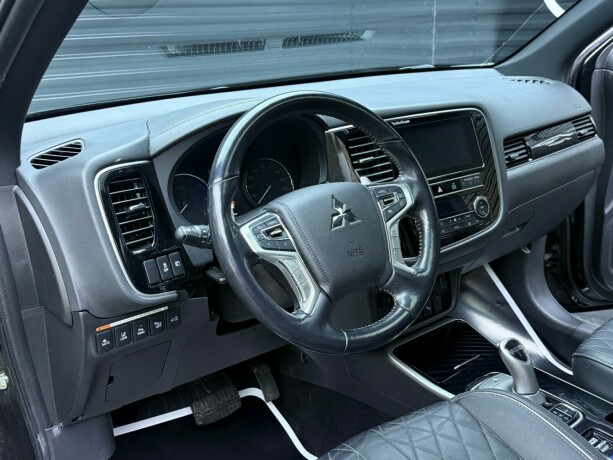 mitsubishi-outlander-elektrisitetbensin-2019-big-10