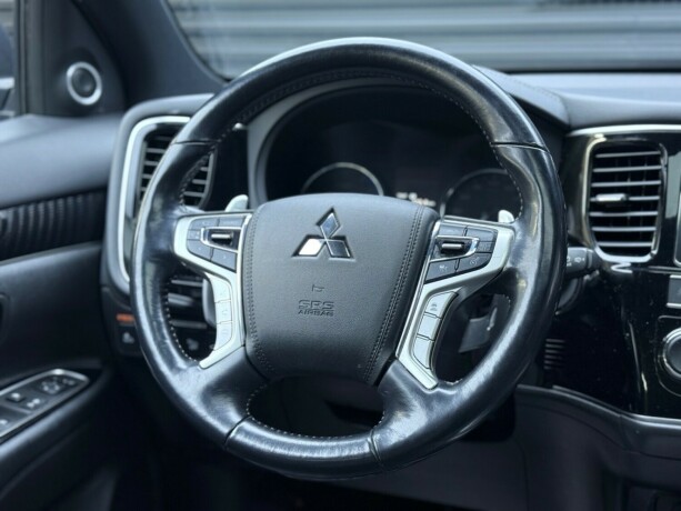 mitsubishi-outlander-elektrisitetbensin-2019-big-12