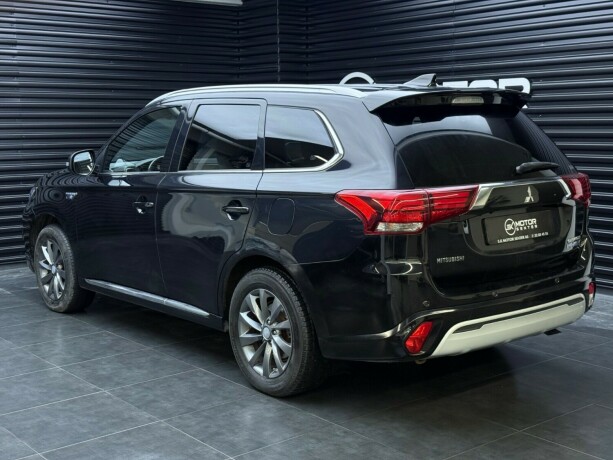 mitsubishi-outlander-elektrisitetbensin-2019-big-1