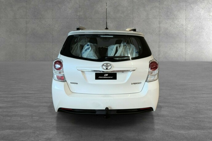 toyota-verso-bensin-2013-big-6