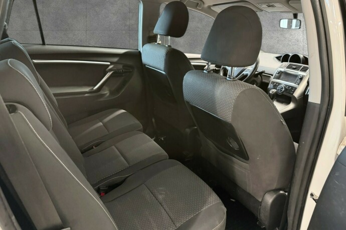 toyota-verso-bensin-2013-big-11