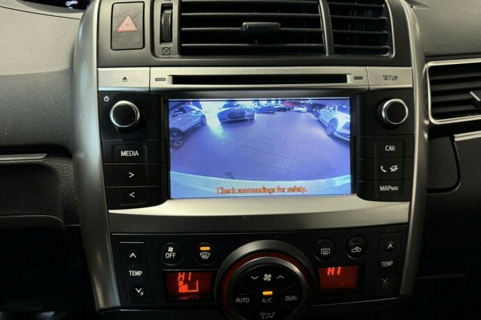 toyota-verso-bensin-2013-big-17