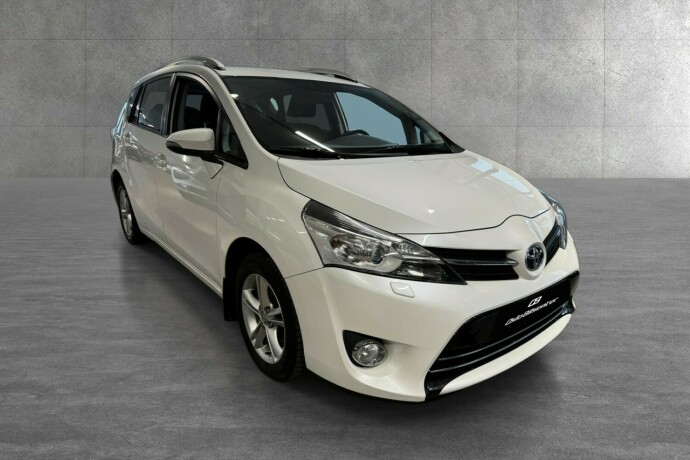 toyota-verso-bensin-2013-big-1