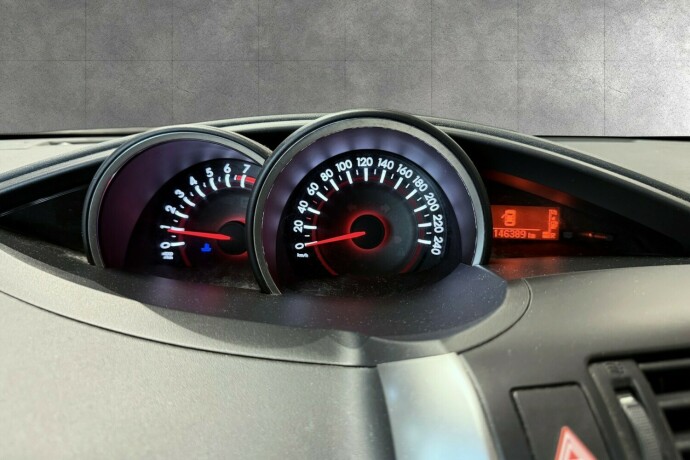 toyota-verso-bensin-2013-big-27