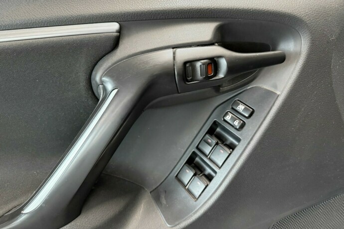 toyota-verso-bensin-2013-big-21