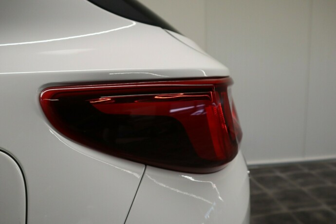 kia-stonic-bensin-2018-big-11