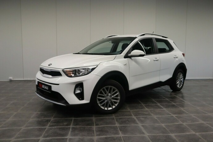 kia-stonic-bensin-2018-big-0