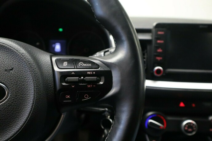 kia-stonic-bensin-2018-big-17