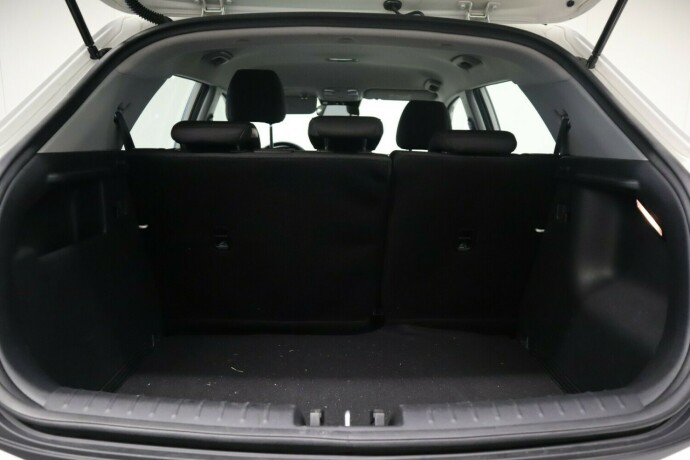 kia-stonic-bensin-2018-big-28