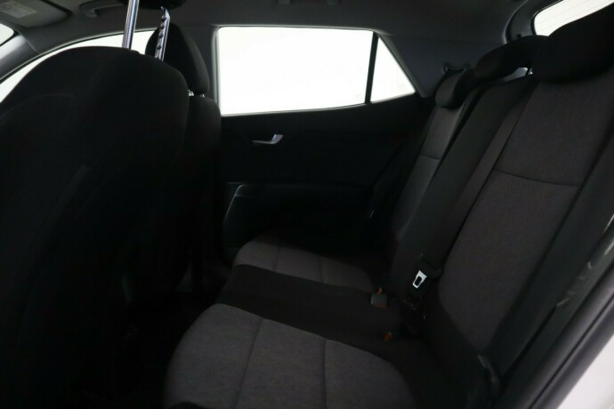 kia-stonic-bensin-2018-big-30