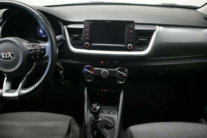 kia-stonic-bensin-2018-big-16