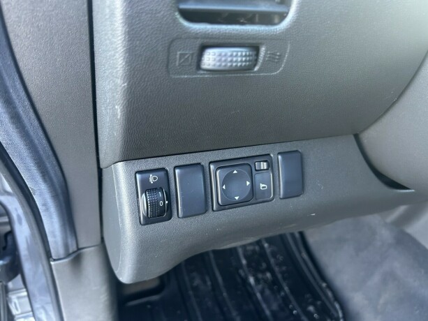 nissan-navara-diesel-2011-big-13