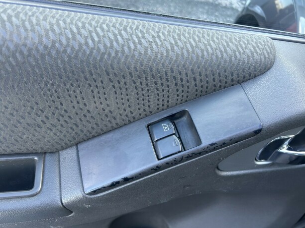 nissan-navara-diesel-2011-big-12