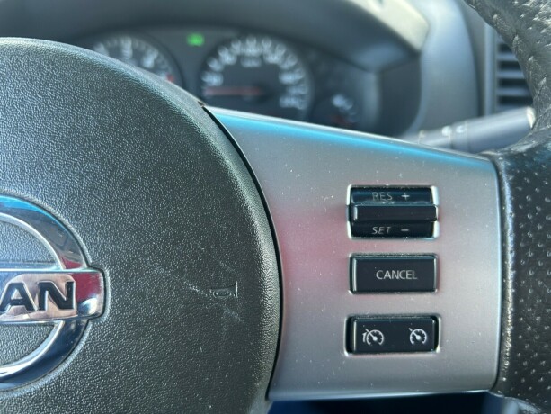 nissan-navara-diesel-2011-big-16