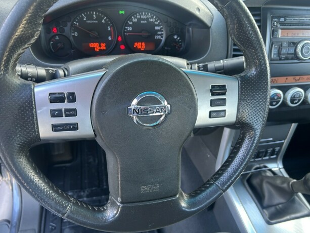 nissan-navara-diesel-2011-big-14