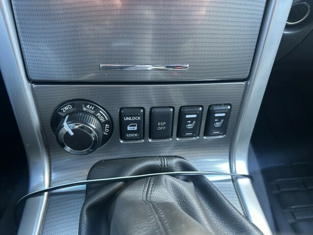 nissan-navara-diesel-2011-big-18