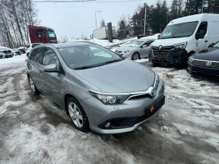 Toyota | Auris | Elektrisitet+bensin | 2017