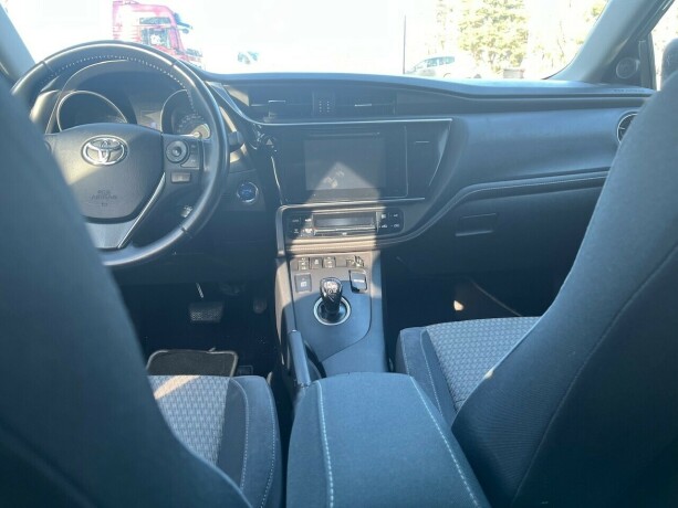 toyota-auris-elektrisitetbensin-2017-big-23