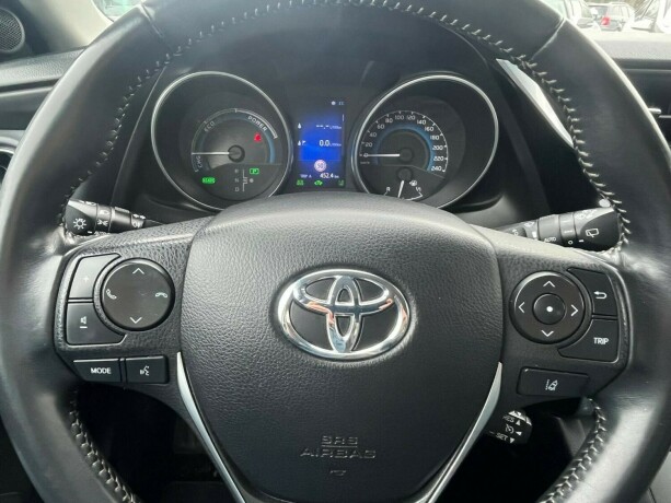 toyota-auris-elektrisitetbensin-2017-big-6