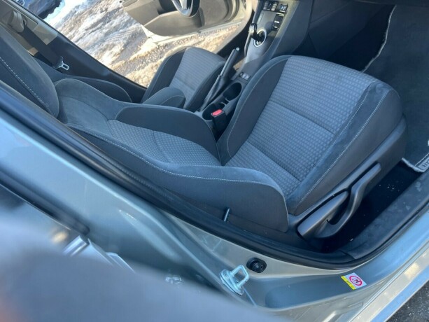 toyota-auris-elektrisitetbensin-2017-big-15