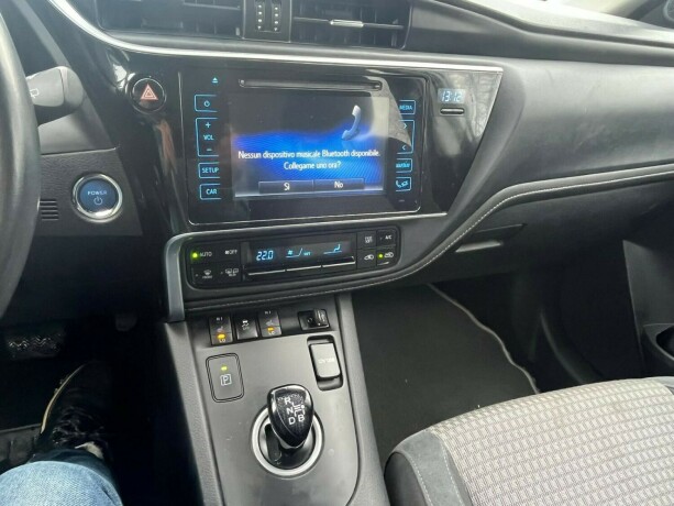 toyota-auris-elektrisitetbensin-2017-big-9