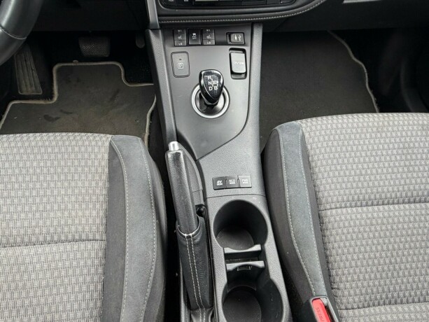 toyota-auris-elektrisitetbensin-2017-big-37