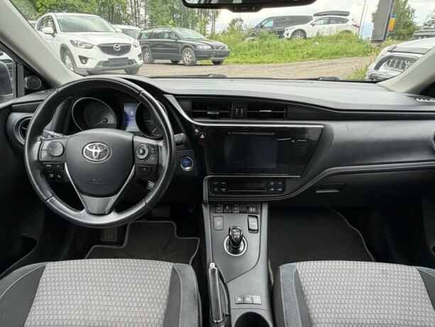 toyota-auris-elektrisitetbensin-2017-big-36