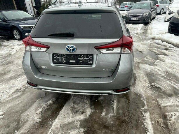 toyota-auris-elektrisitetbensin-2017-big-3